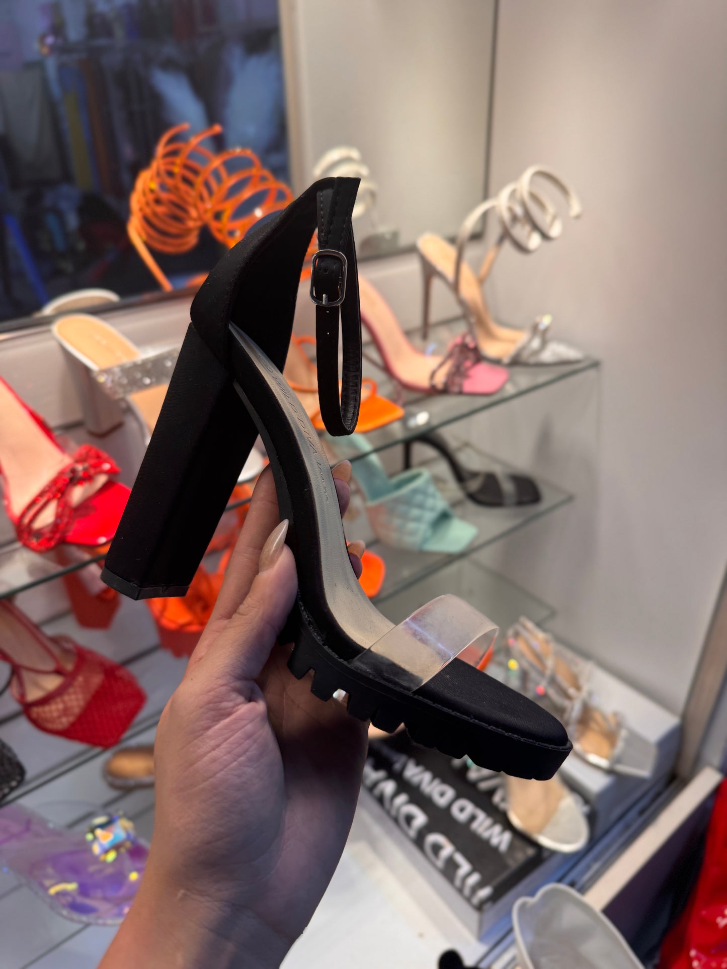 Vikki heel